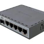 RB MIKROTIK E50UG 5 ETH GIGABIT LVL 4 C/CASE Y FUEN